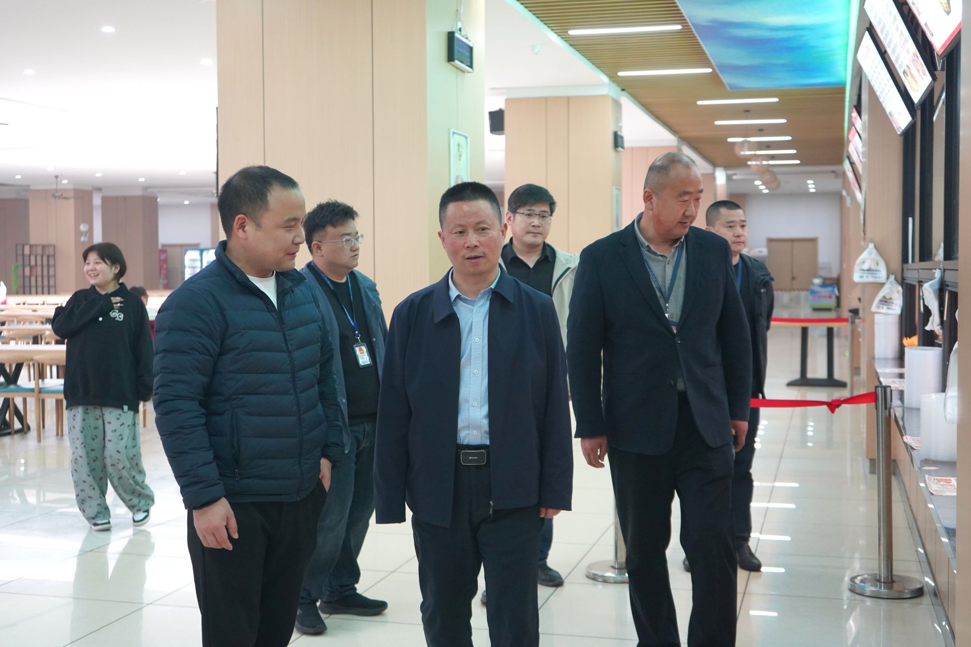 筑牢校园食品安全防线，助力学校高质量发展 ——新站高新区市场监督管理局莅临我校调研指导